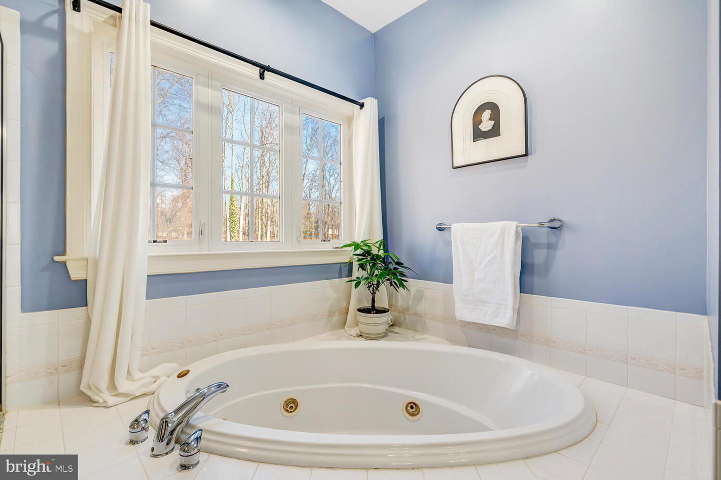 7101 NEW KENSINGTON CT, WARRENTON, Virginia 20187, 4 Bedrooms Bedrooms, ,3 BathroomsBathrooms,Residential,For sale,7101 NEW KENSINGTON CT,VAFQ2020170 MLS # VAFQ2020170