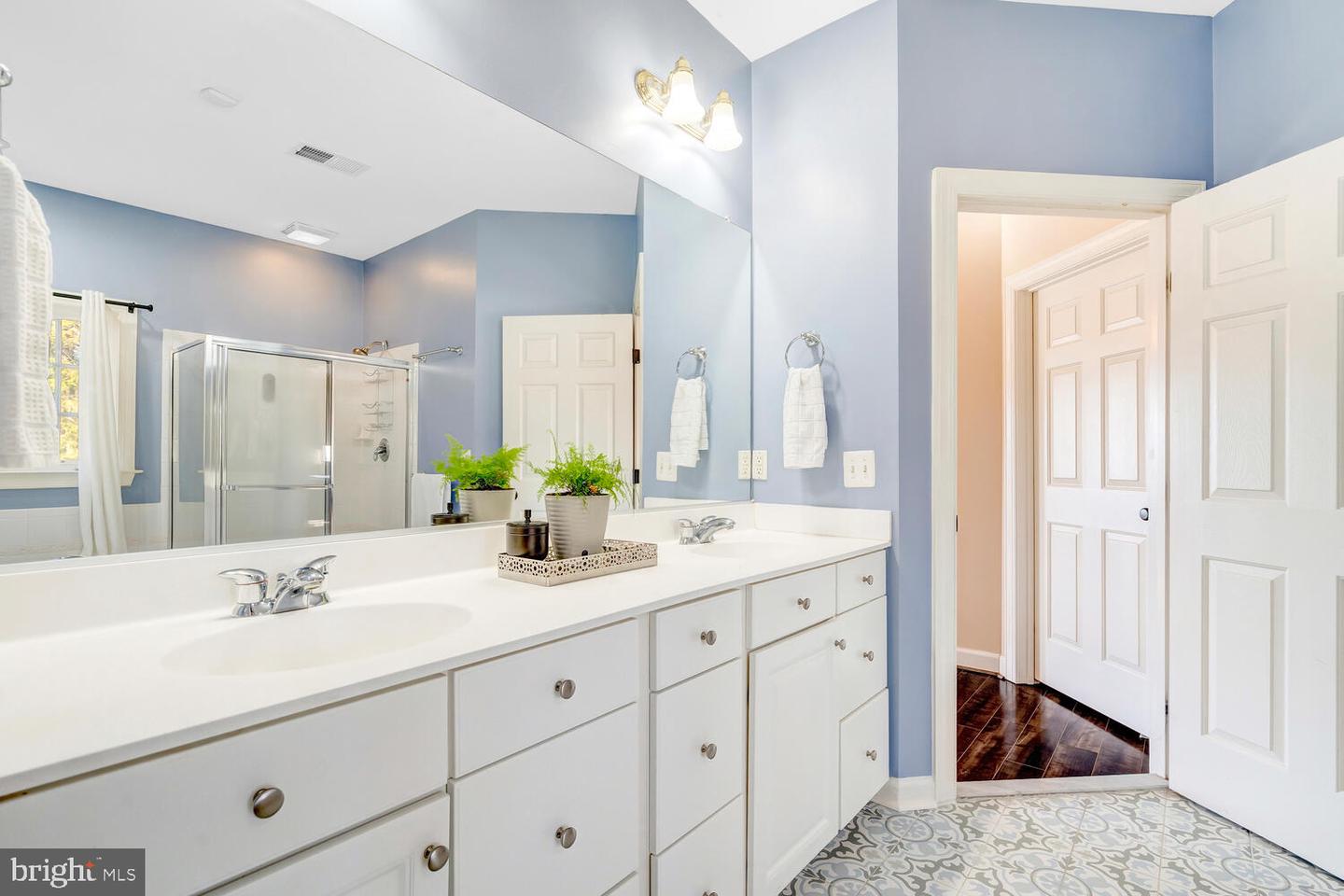 7101 NEW KENSINGTON CT, WARRENTON, Virginia 20187, 4 Bedrooms Bedrooms, ,3 BathroomsBathrooms,Residential,For sale,7101 NEW KENSINGTON CT,VAFQ2020170 MLS # VAFQ2020170