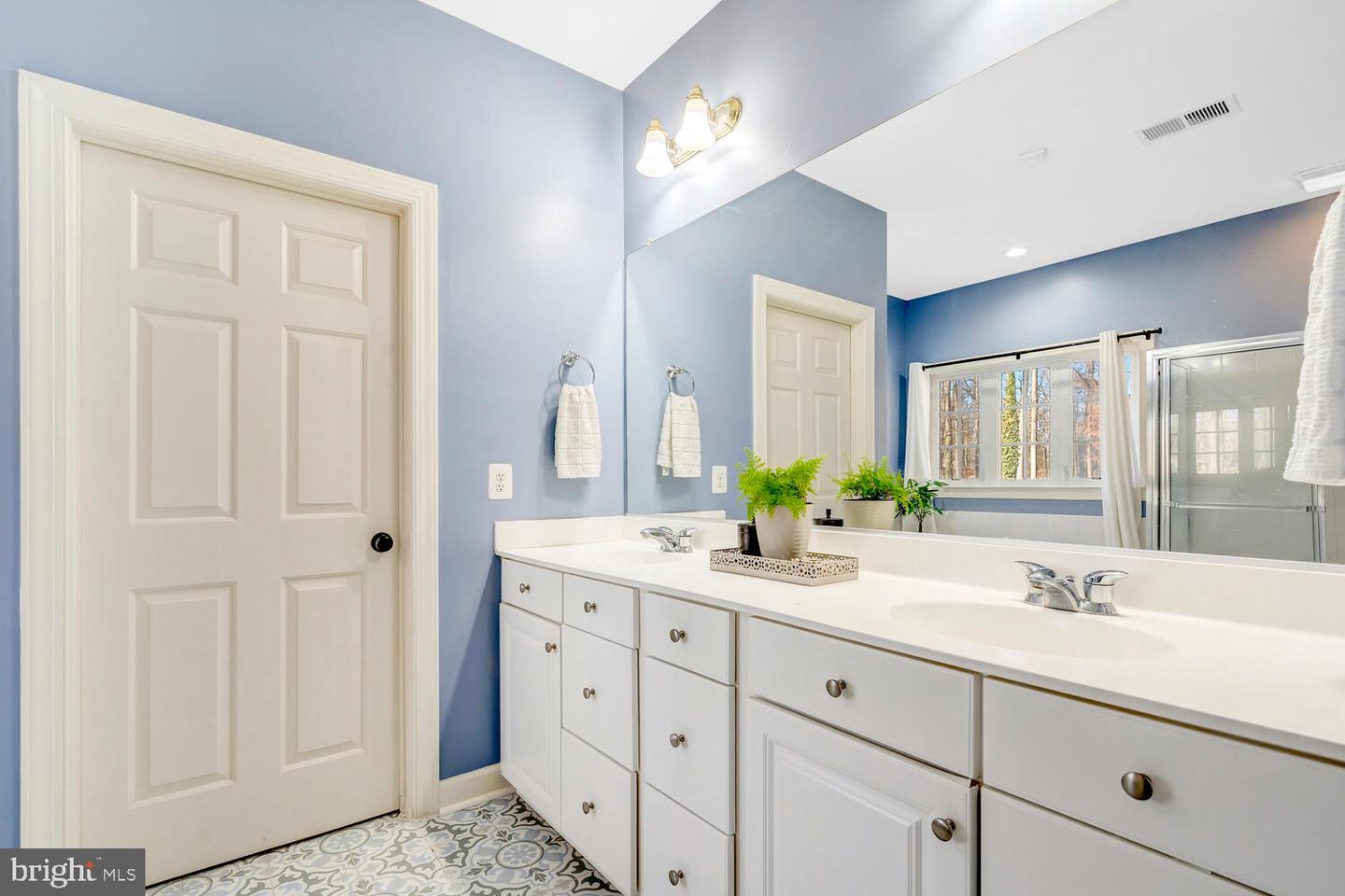 7101 NEW KENSINGTON CT, WARRENTON, Virginia 20187, 4 Bedrooms Bedrooms, ,3 BathroomsBathrooms,Residential,For sale,7101 NEW KENSINGTON CT,VAFQ2020170 MLS # VAFQ2020170