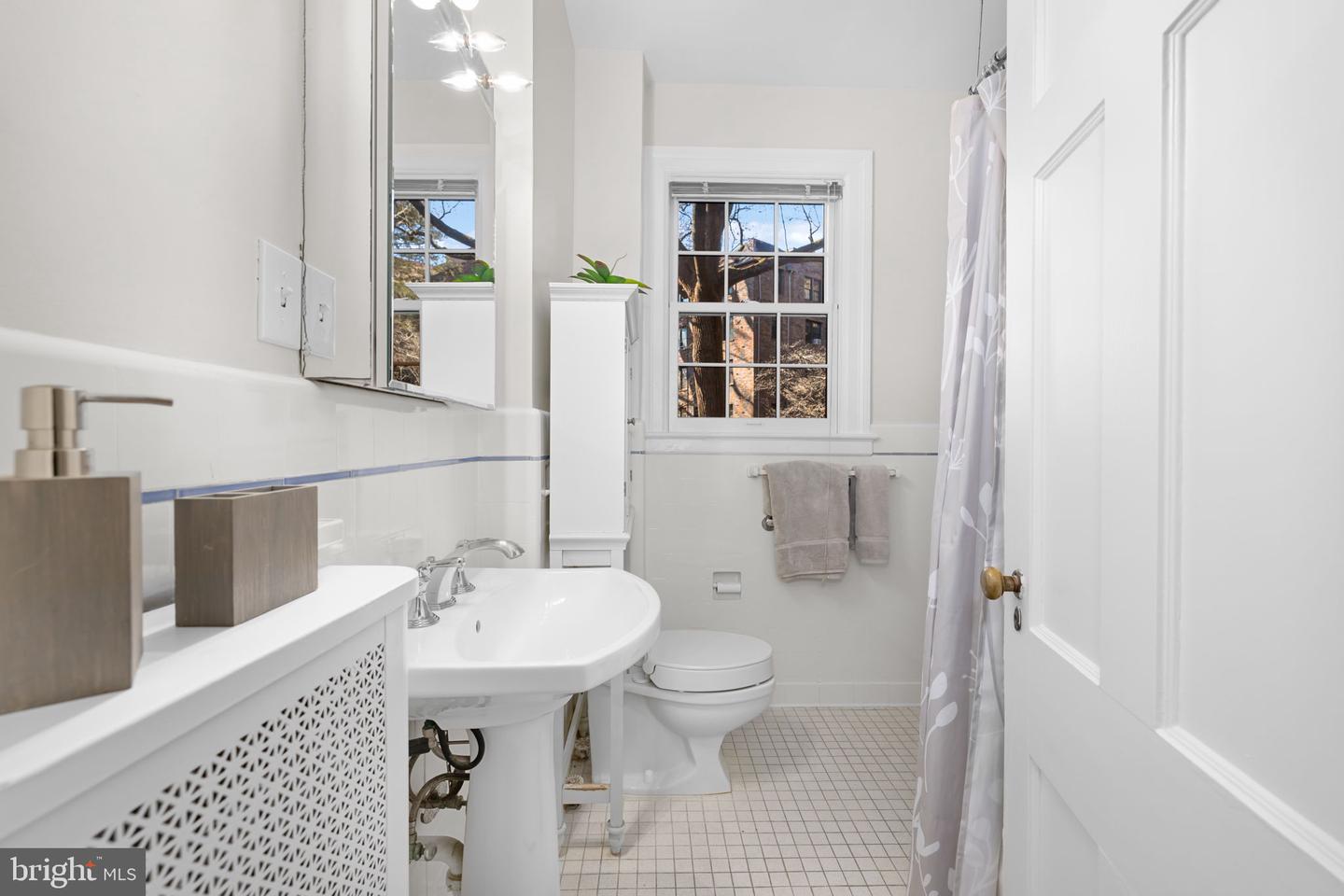 3900 CONNECTICUT AVE NW #202G, WASHINGTON, District Of Columbia 20008, 1 Bedroom Bedrooms, ,1 BathroomBathrooms,Residential,For sale,3900 CONNECTICUT AVE NW #202G,DCDC2242100 MLS # DCDC2242100 3900 CONNECTICUT AVE NW #202G, WASHINGTON, District Of Columbia 20008, 1 Bedroom Bedrooms, ,1 BathroomBathrooms,Residential,For sale,3900 CONNECTICUT AVE NW #202G,DCDC2242100 MLS # DCDC2242100