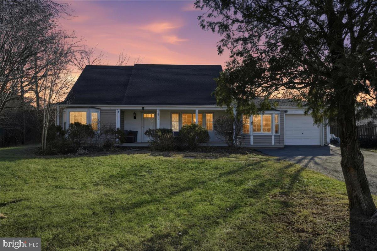 13315 PENNYPACKER LN, FAIRFAX, Virginia 22033, 4 Bedrooms Bedrooms, 13 Rooms Rooms,2 BathroomsBathrooms,Residential,For sale,13315 PENNYPACKER LN,VAFX2286486 MLS # VAFX2286486