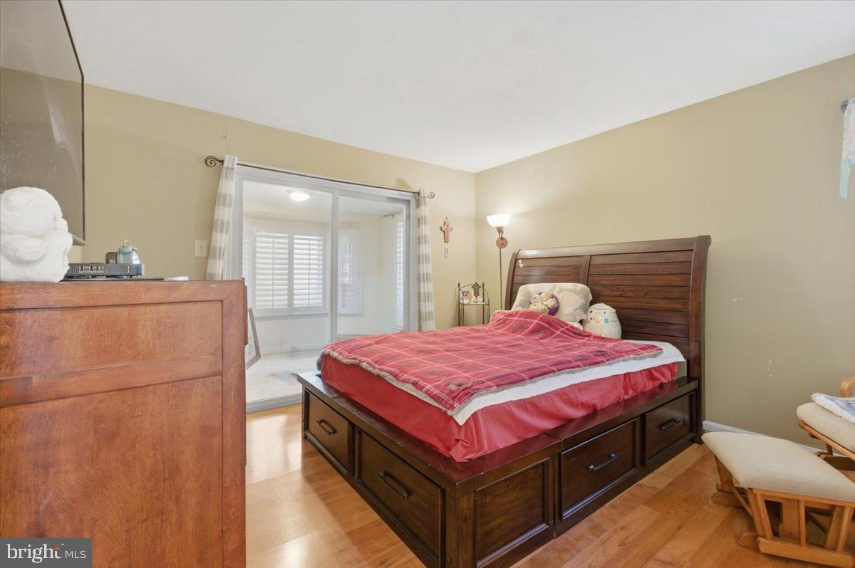 13315 PENNYPACKER LN, FAIRFAX, Virginia 22033, 4 Bedrooms Bedrooms, 13 Rooms Rooms,2 BathroomsBathrooms,Residential,For sale,13315 PENNYPACKER LN,VAFX2286486 MLS # VAFX2286486