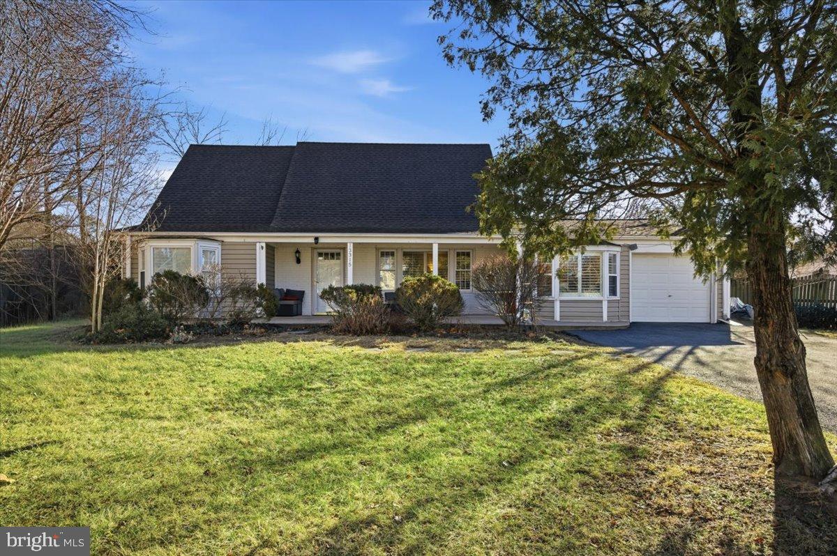 13315 PENNYPACKER LN, FAIRFAX, Virginia 22033, 4 Bedrooms Bedrooms, 13 Rooms Rooms,2 BathroomsBathrooms,Residential,For sale,13315 PENNYPACKER LN,VAFX2286486 MLS # VAFX2286486