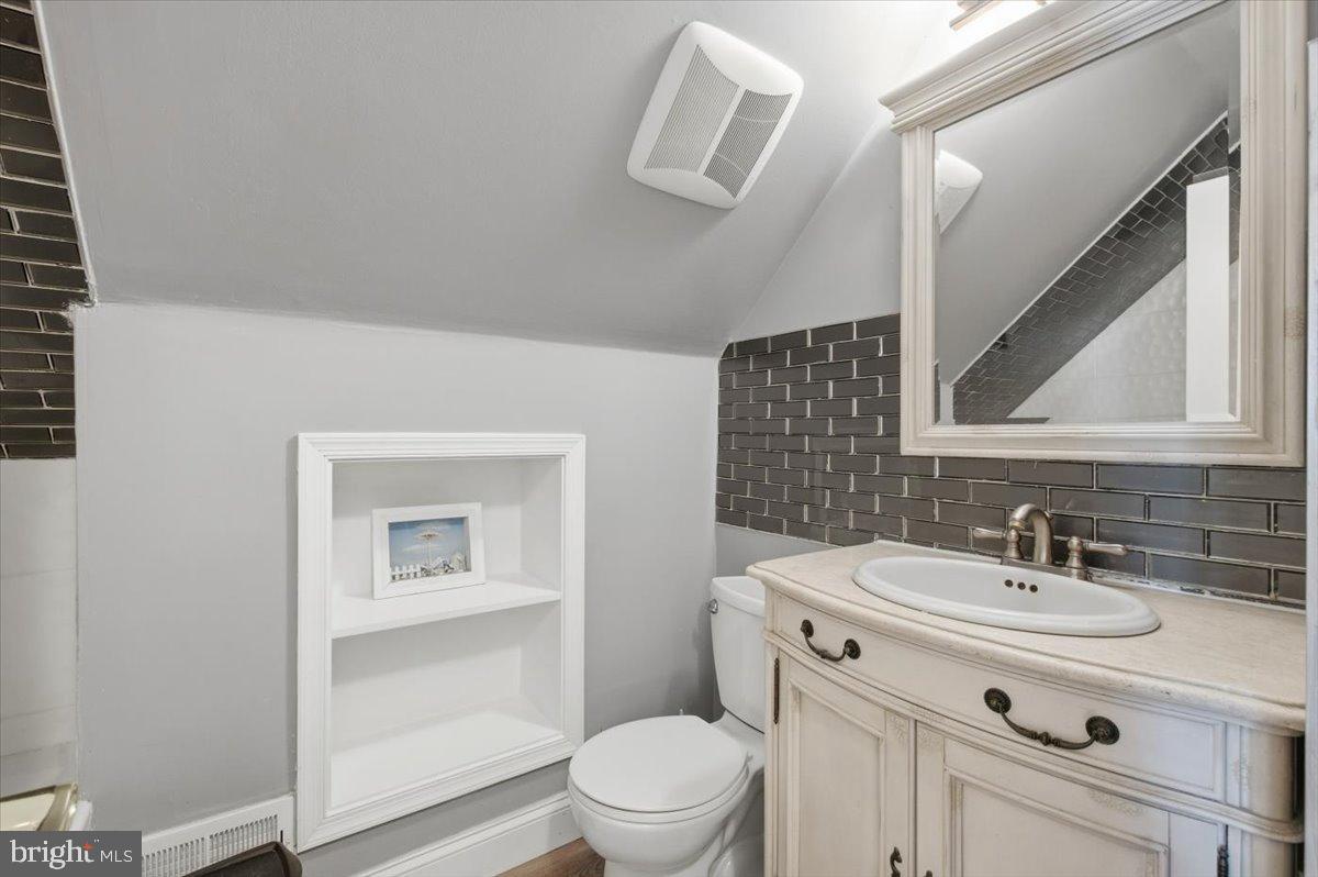 13315 PENNYPACKER LN, FAIRFAX, Virginia 22033, 4 Bedrooms Bedrooms, 13 Rooms Rooms,2 BathroomsBathrooms,Residential,For sale,13315 PENNYPACKER LN,VAFX2286486 MLS # VAFX2286486