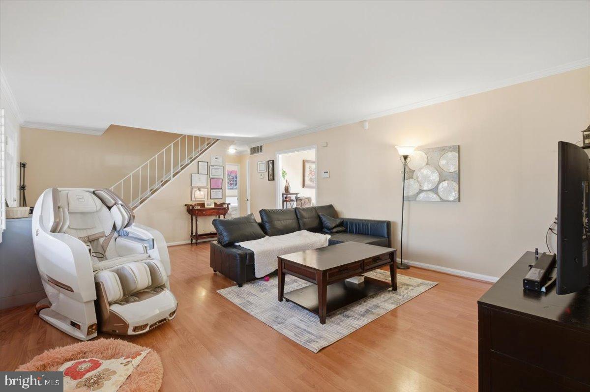 13315 PENNYPACKER LN, FAIRFAX, Virginia 22033, 4 Bedrooms Bedrooms, 13 Rooms Rooms,2 BathroomsBathrooms,Residential,For sale,13315 PENNYPACKER LN,VAFX2286486 MLS # VAFX2286486