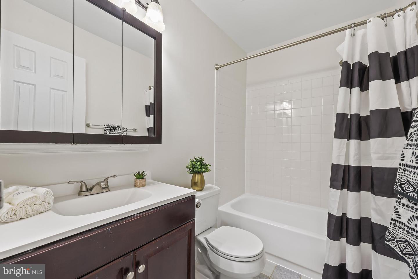 4599 LOGSDON DR #37, ANNANDALE, Virginia 22003, 3 Bedrooms Bedrooms, ,2 BathroomsBathrooms,Residential,For sale,4599 LOGSDON DR #37,VAFX2286502 MLS # VAFX2286502 4599 LOGSDON DR #37, ANNANDALE, Virginia 22003, 3 Bedrooms Bedrooms, ,2 BathroomsBathrooms,Residential,For sale,4599 LOGSDON DR #37,VAFX2286502 MLS # VAFX2286502