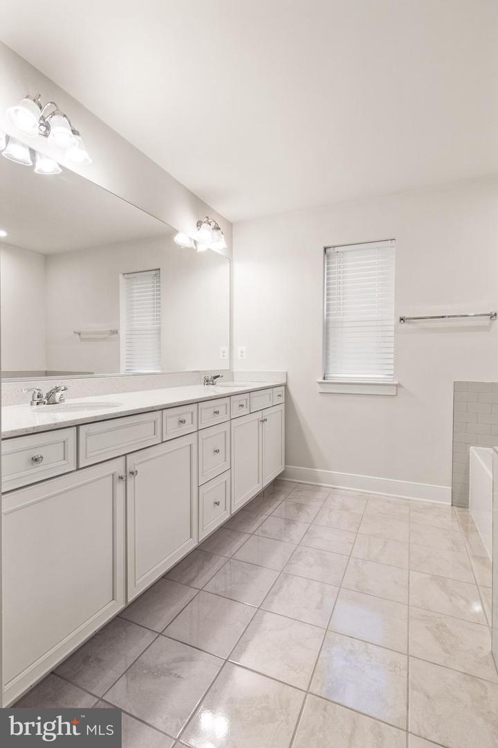 1527 MEADOWLARK GLEN RD, DUMFRIES, Virginia 22026, 4 Bedrooms Bedrooms, ,3 BathroomsBathrooms,Residential,For sale,1527 MEADOWLARK GLEN RD,VAPW2110832 MLS # VAPW2110832