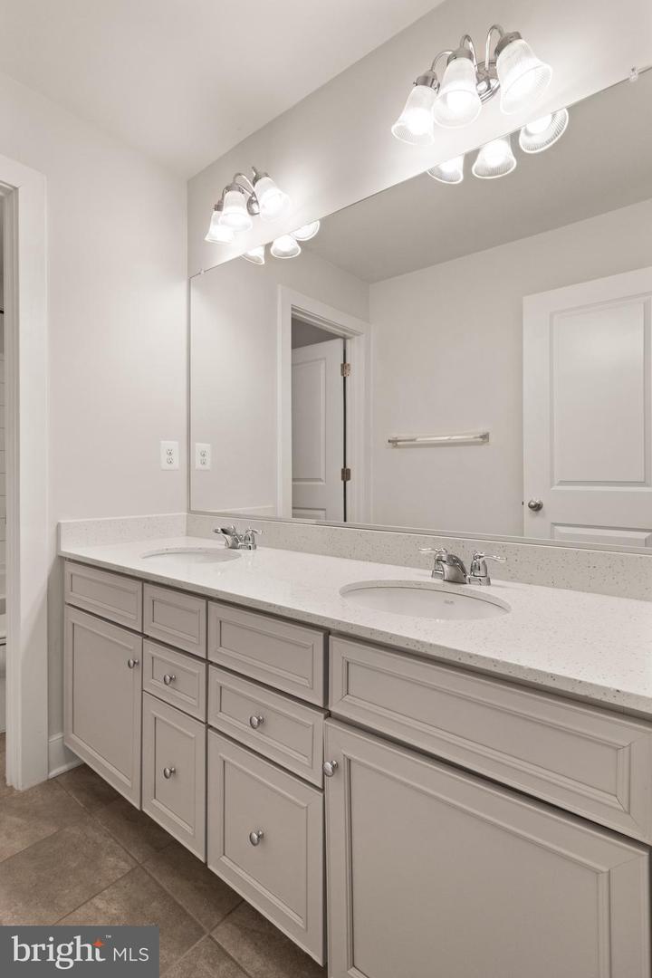 1527 MEADOWLARK GLEN RD, DUMFRIES, Virginia 22026, 4 Bedrooms Bedrooms, ,3 BathroomsBathrooms,Residential,For sale,1527 MEADOWLARK GLEN RD,VAPW2110832 MLS # VAPW2110832