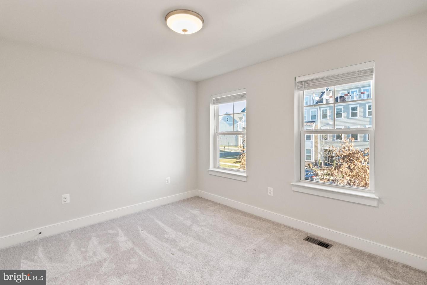 1527 MEADOWLARK GLEN RD, DUMFRIES, Virginia 22026, 4 Bedrooms Bedrooms, ,3 BathroomsBathrooms,Residential,For sale,1527 MEADOWLARK GLEN RD,VAPW2110832 MLS # VAPW2110832