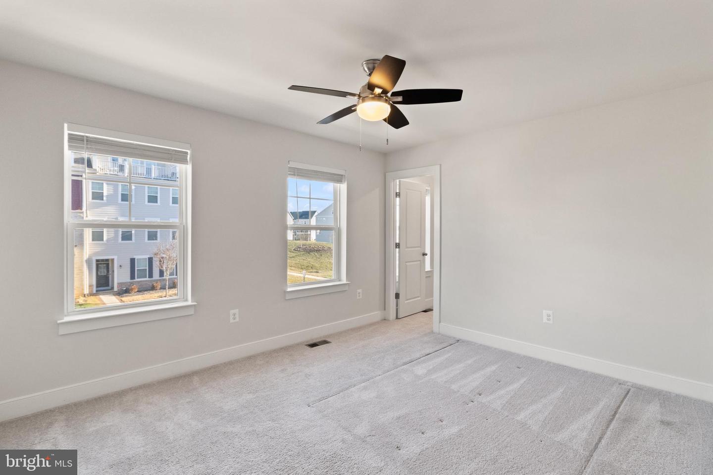 1527 MEADOWLARK GLEN RD, DUMFRIES, Virginia 22026, 4 Bedrooms Bedrooms, ,3 BathroomsBathrooms,Residential,For sale,1527 MEADOWLARK GLEN RD,VAPW2110832 MLS # VAPW2110832