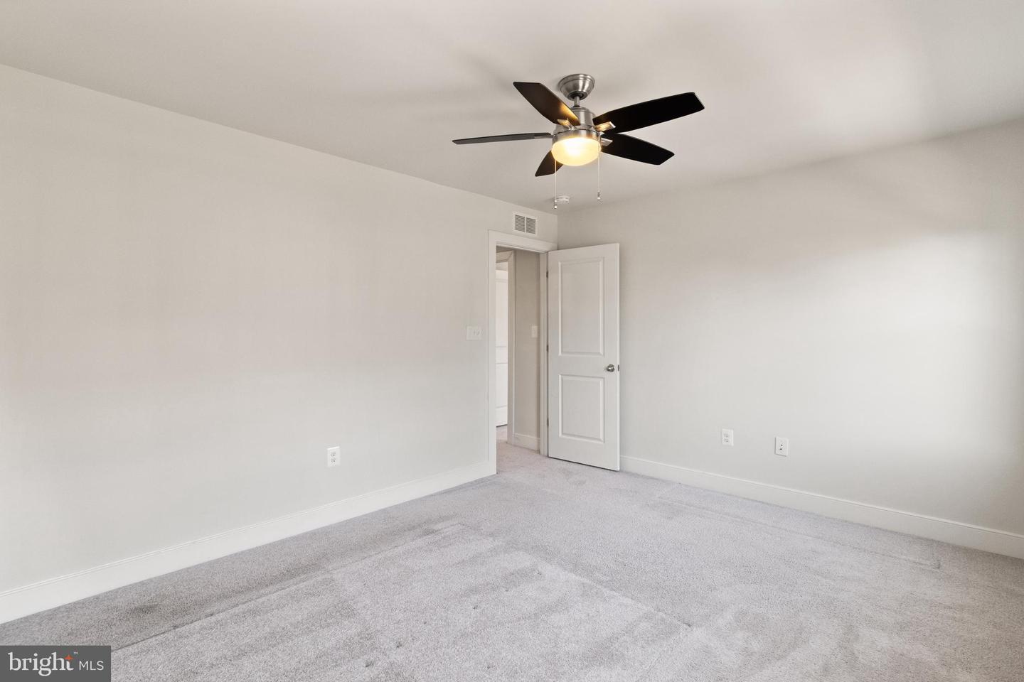 1527 MEADOWLARK GLEN RD, DUMFRIES, Virginia 22026, 4 Bedrooms Bedrooms, ,3 BathroomsBathrooms,Residential,For sale,1527 MEADOWLARK GLEN RD,VAPW2110832 MLS # VAPW2110832