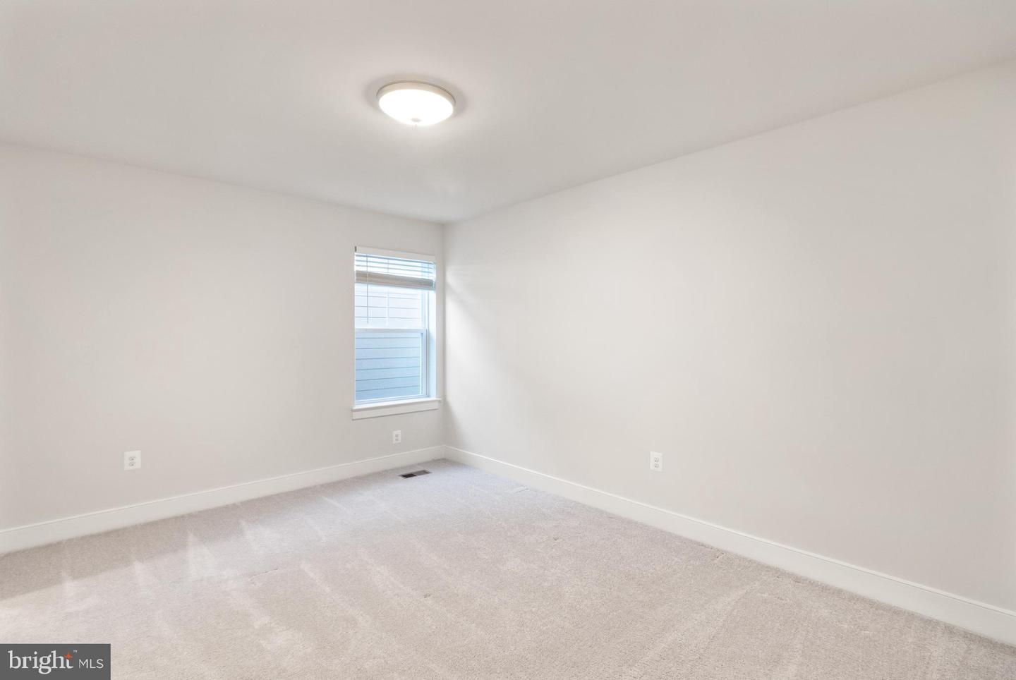 1527 MEADOWLARK GLEN RD, DUMFRIES, Virginia 22026, 4 Bedrooms Bedrooms, ,3 BathroomsBathrooms,Residential,For sale,1527 MEADOWLARK GLEN RD,VAPW2110832 MLS # VAPW2110832