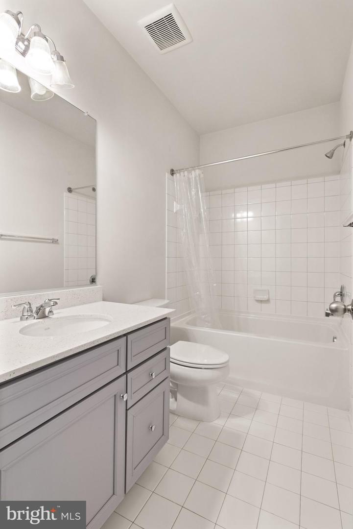 1527 MEADOWLARK GLEN RD, DUMFRIES, Virginia 22026, 4 Bedrooms Bedrooms, ,3 BathroomsBathrooms,Residential,For sale,1527 MEADOWLARK GLEN RD,VAPW2110832 MLS # VAPW2110832