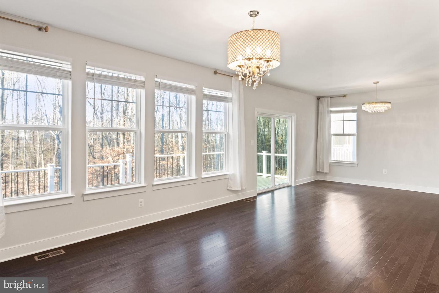 1527 MEADOWLARK GLEN RD, DUMFRIES, Virginia 22026, 4 Bedrooms Bedrooms, ,3 BathroomsBathrooms,Residential,For sale,1527 MEADOWLARK GLEN RD,VAPW2110832 MLS # VAPW2110832