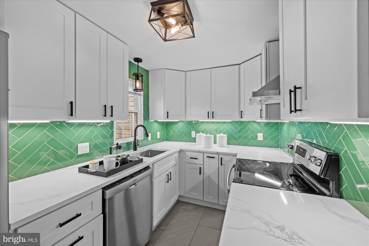 322 HUME AVE, ALEXANDRIA, Virginia 22301, 3 Bedrooms Bedrooms, ,3 BathroomsBathrooms,Residential,For sale,322 HUME AVE,VAAX2053320 MLS # VAAX2053320 322 HUME AVE, ALEXANDRIA, Virginia 22301, 3 Bedrooms Bedrooms, ,3 BathroomsBathrooms,Residential,For sale,322 HUME AVE,VAAX2053320 MLS # VAAX2053320