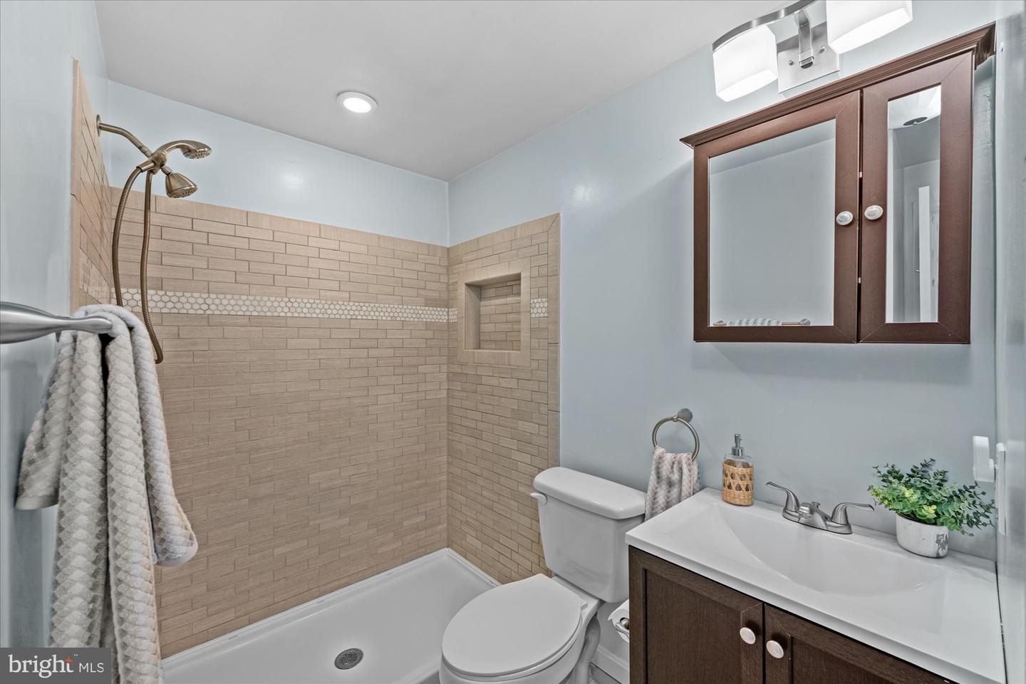 322 HUME AVE, ALEXANDRIA, Virginia 22301, 3 Bedrooms Bedrooms, ,3 BathroomsBathrooms,Residential,For sale,322 HUME AVE,VAAX2053320 MLS # VAAX2053320 322 HUME AVE, ALEXANDRIA, Virginia 22301, 3 Bedrooms Bedrooms, ,3 BathroomsBathrooms,Residential,For sale,322 HUME AVE,VAAX2053320 MLS # VAAX2053320