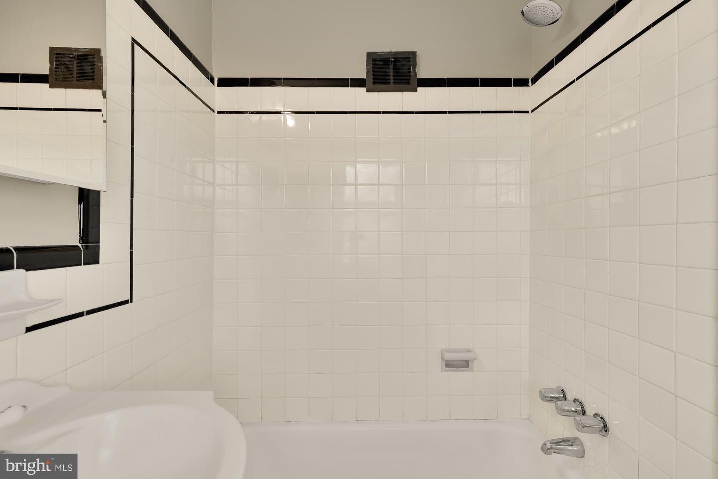 3805 17TH ST NE, WASHINGTON, District Of Columbia 20018, 3 Bedrooms Bedrooms, ,3 BathroomsBathrooms,Residential,For sale,3805 17TH ST NE,DCDC2242138 MLS # DCDC2242138