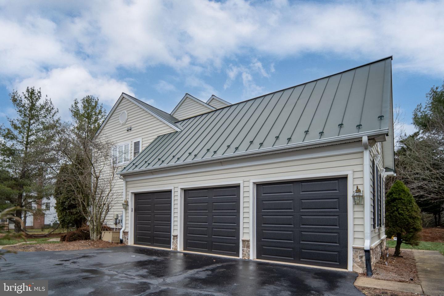 10922 CHATHAM RIDGE WAY, SPOTSYLVANIA, Virginia 22551, 5 Bedrooms Bedrooms, ,4 BathroomsBathrooms,Residential,For sale,10922 CHATHAM RIDGE WAY,VASP2038744 MLS # VASP2038744