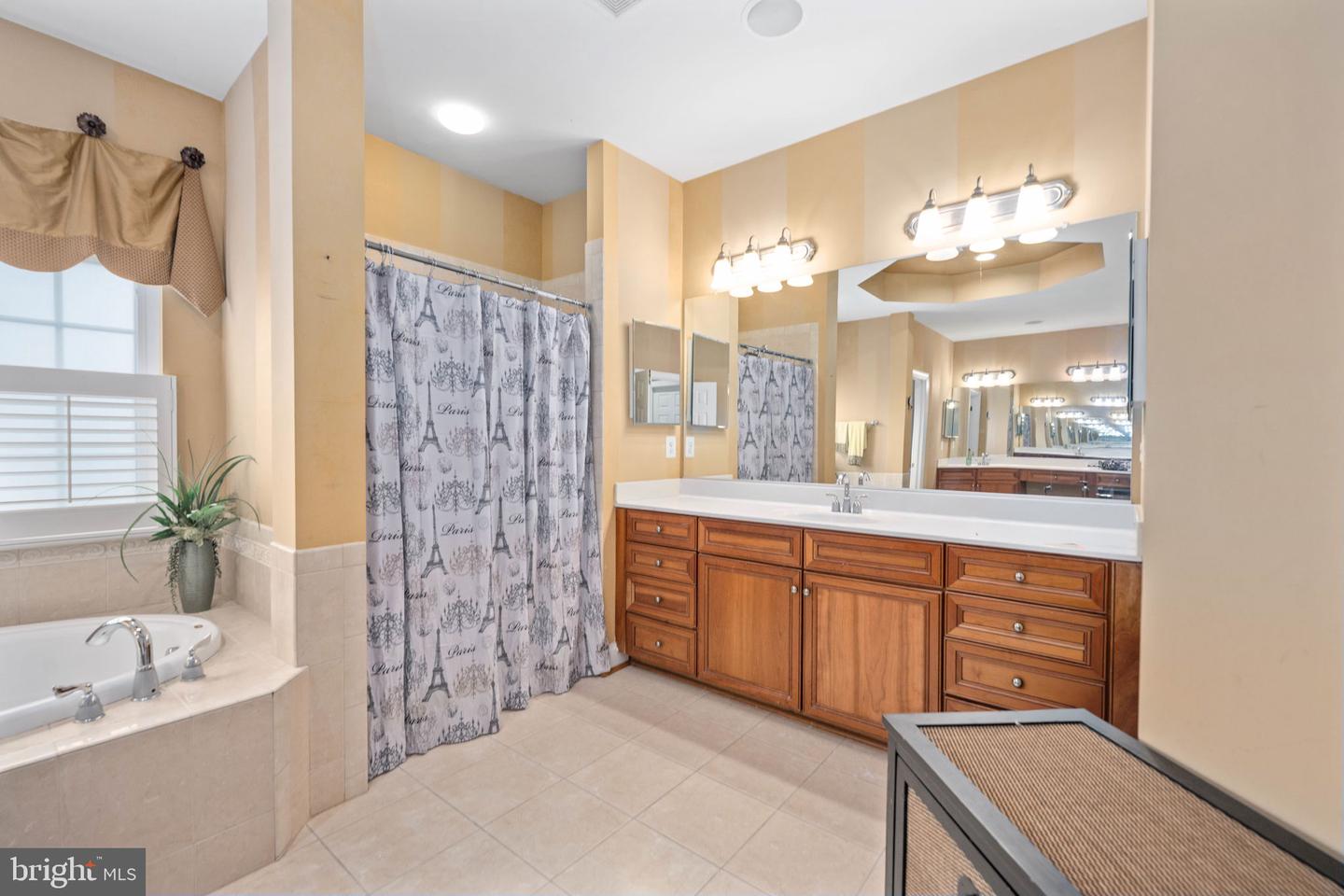 10922 CHATHAM RIDGE WAY, SPOTSYLVANIA, Virginia 22551, 5 Bedrooms Bedrooms, ,4 BathroomsBathrooms,Residential,For sale,10922 CHATHAM RIDGE WAY,VASP2038744 MLS # VASP2038744