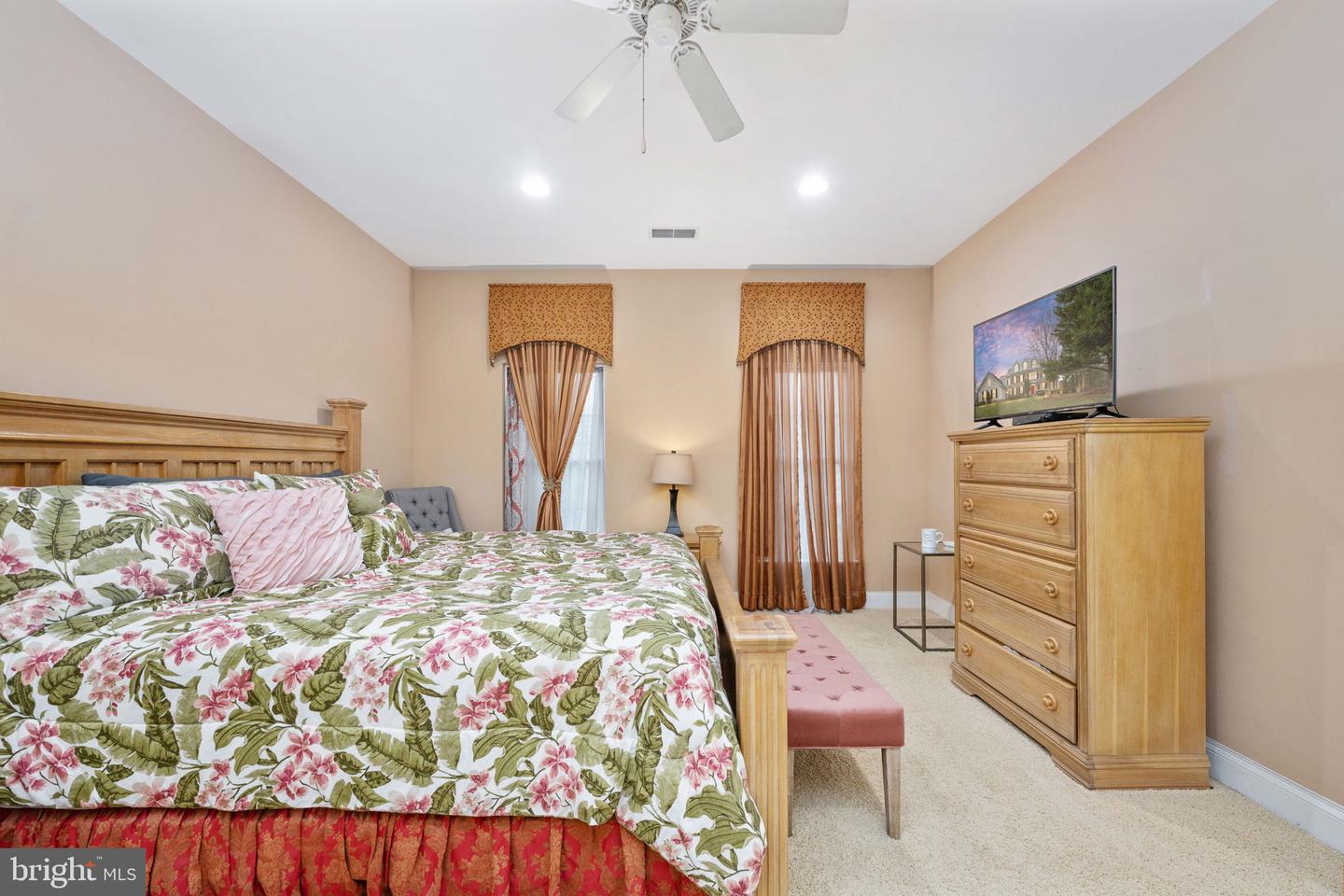 10922 CHATHAM RIDGE WAY, SPOTSYLVANIA, Virginia 22551, 5 Bedrooms Bedrooms, ,4 BathroomsBathrooms,Residential,For sale,10922 CHATHAM RIDGE WAY,VASP2038744 MLS # VASP2038744