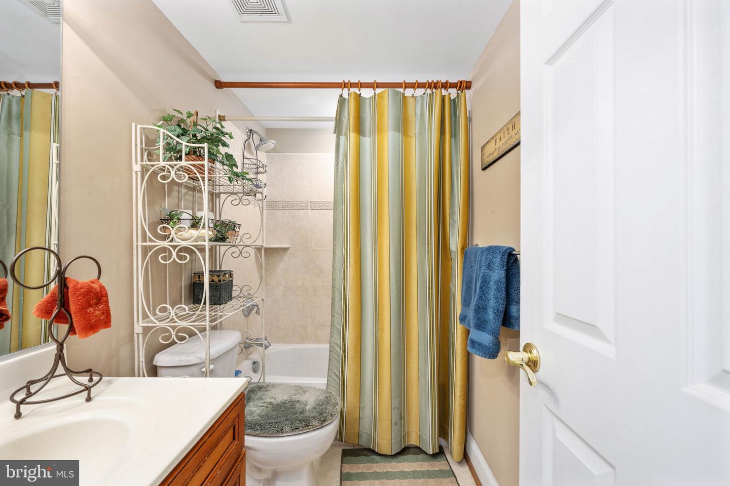 10922 CHATHAM RIDGE WAY, SPOTSYLVANIA, Virginia 22551, 5 Bedrooms Bedrooms, ,4 BathroomsBathrooms,Residential,For sale,10922 CHATHAM RIDGE WAY,VASP2038744 MLS # VASP2038744