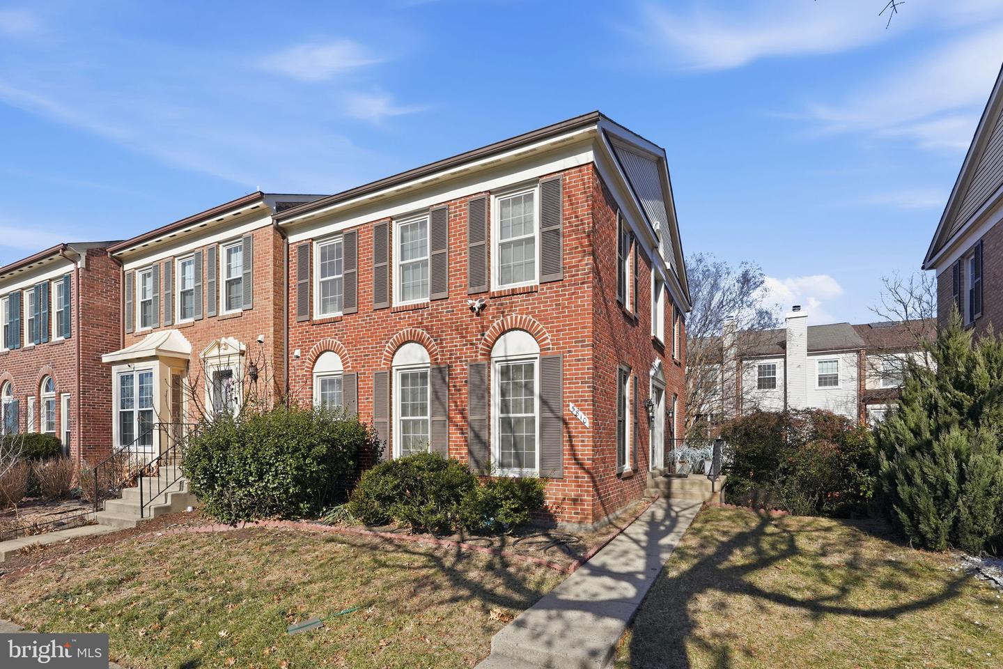 5810 APSLEY HOUSE CT, ALEXANDRIA, Virginia 22310, 3 Bedrooms Bedrooms, ,3 BathroomsBathrooms,Residential,For sale,5810 APSLEY HOUSE CT,VAFX2286556 MLS # VAFX2286556