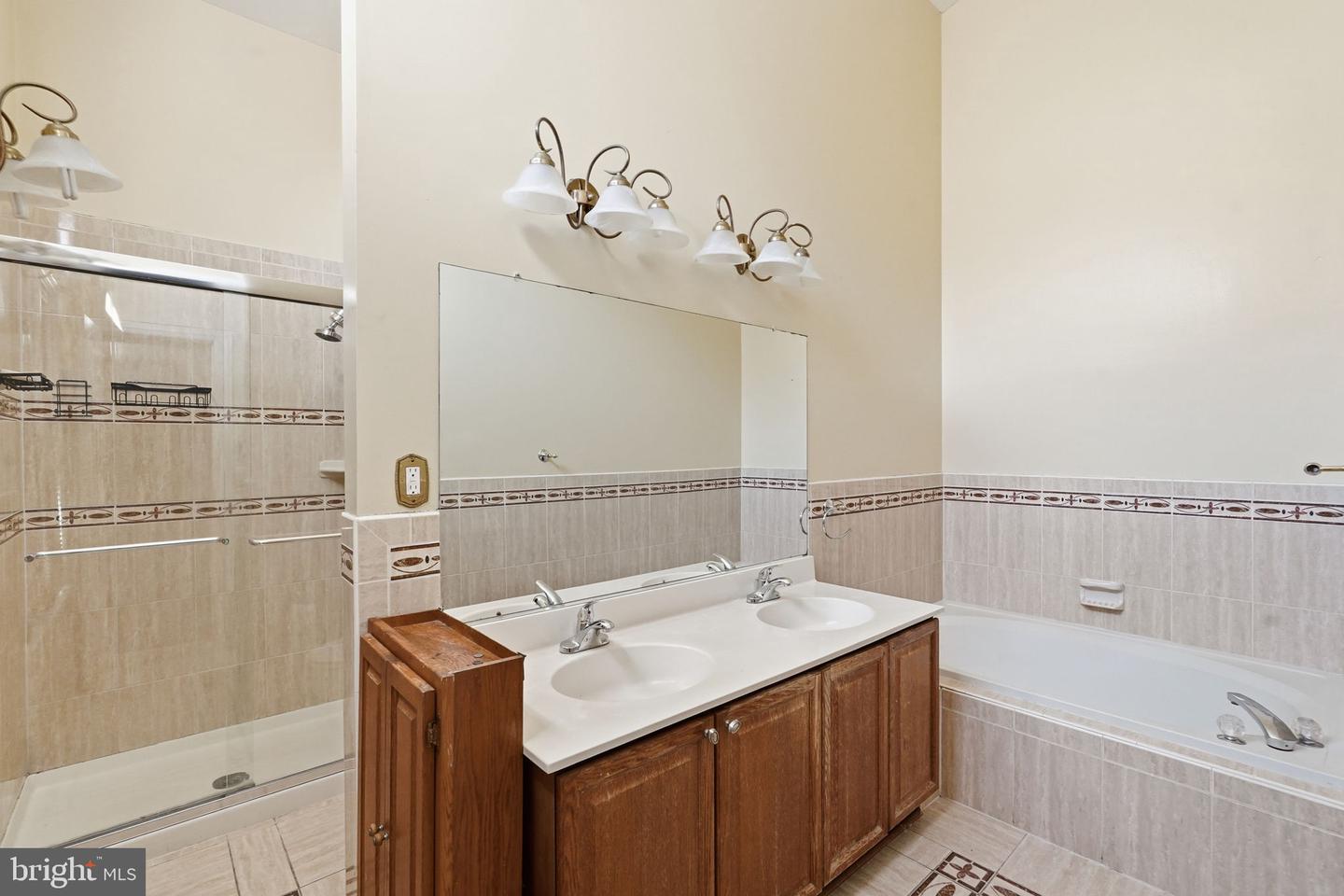 5810 APSLEY HOUSE CT, ALEXANDRIA, Virginia 22310, 3 Bedrooms Bedrooms, ,3 BathroomsBathrooms,Residential,For sale,5810 APSLEY HOUSE CT,VAFX2286556 MLS # VAFX2286556