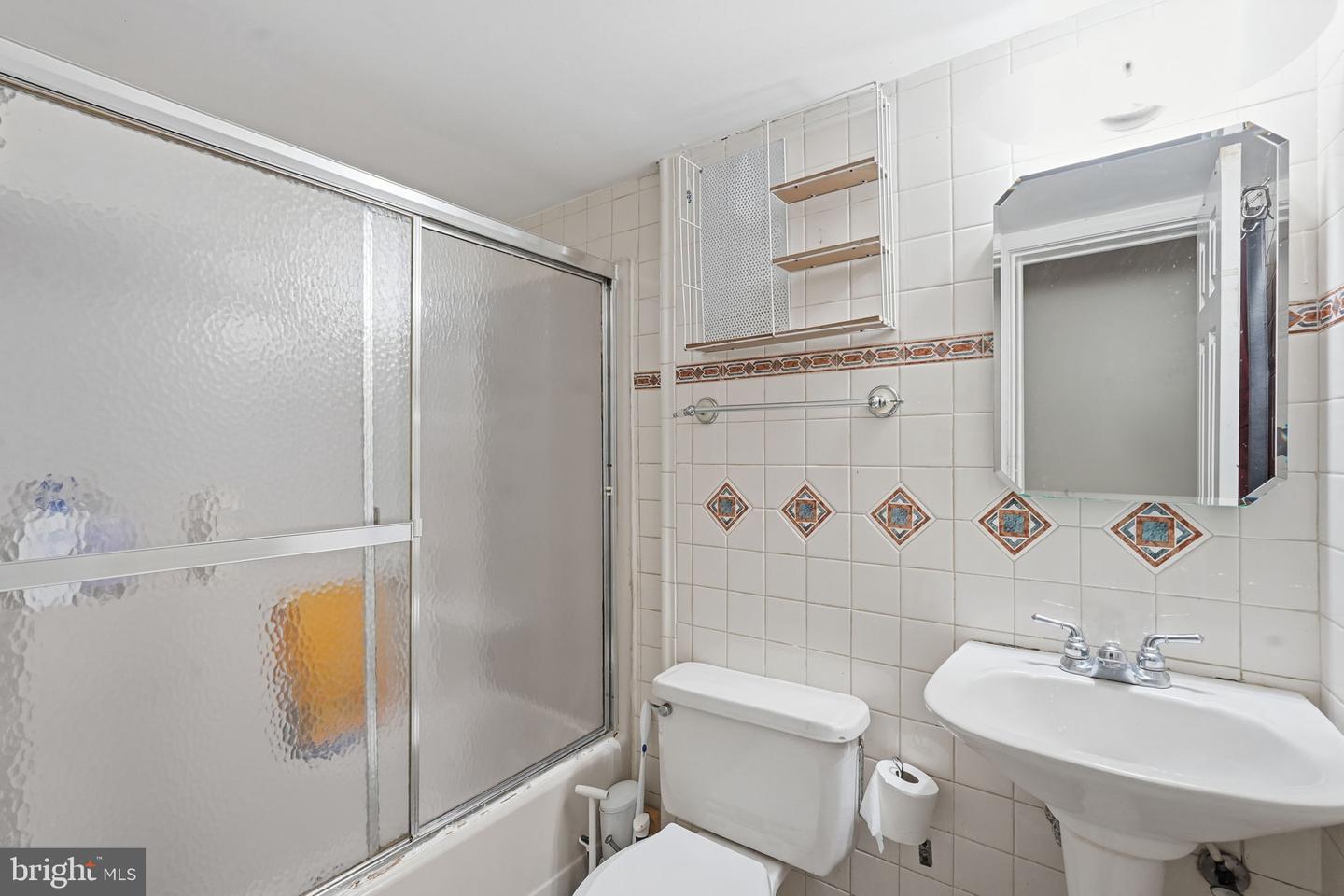 5810 APSLEY HOUSE CT, ALEXANDRIA, Virginia 22310, 3 Bedrooms Bedrooms, ,3 BathroomsBathrooms,Residential,For sale,5810 APSLEY HOUSE CT,VAFX2286556 MLS # VAFX2286556