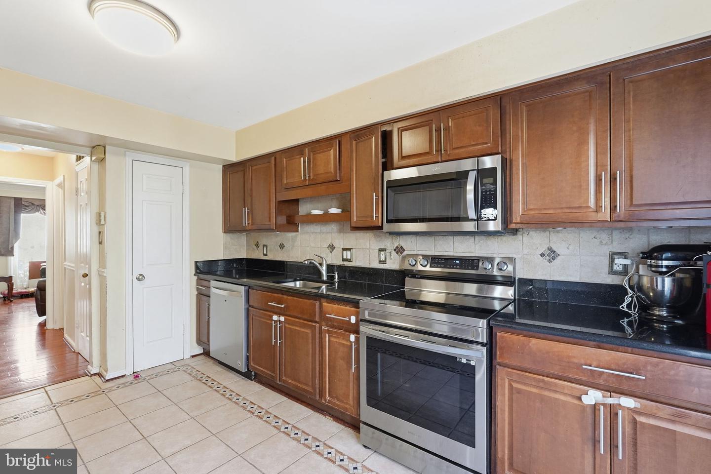 5810 APSLEY HOUSE CT, ALEXANDRIA, Virginia 22310, 3 Bedrooms Bedrooms, ,3 BathroomsBathrooms,Residential,For sale,5810 APSLEY HOUSE CT,VAFX2286556 MLS # VAFX2286556