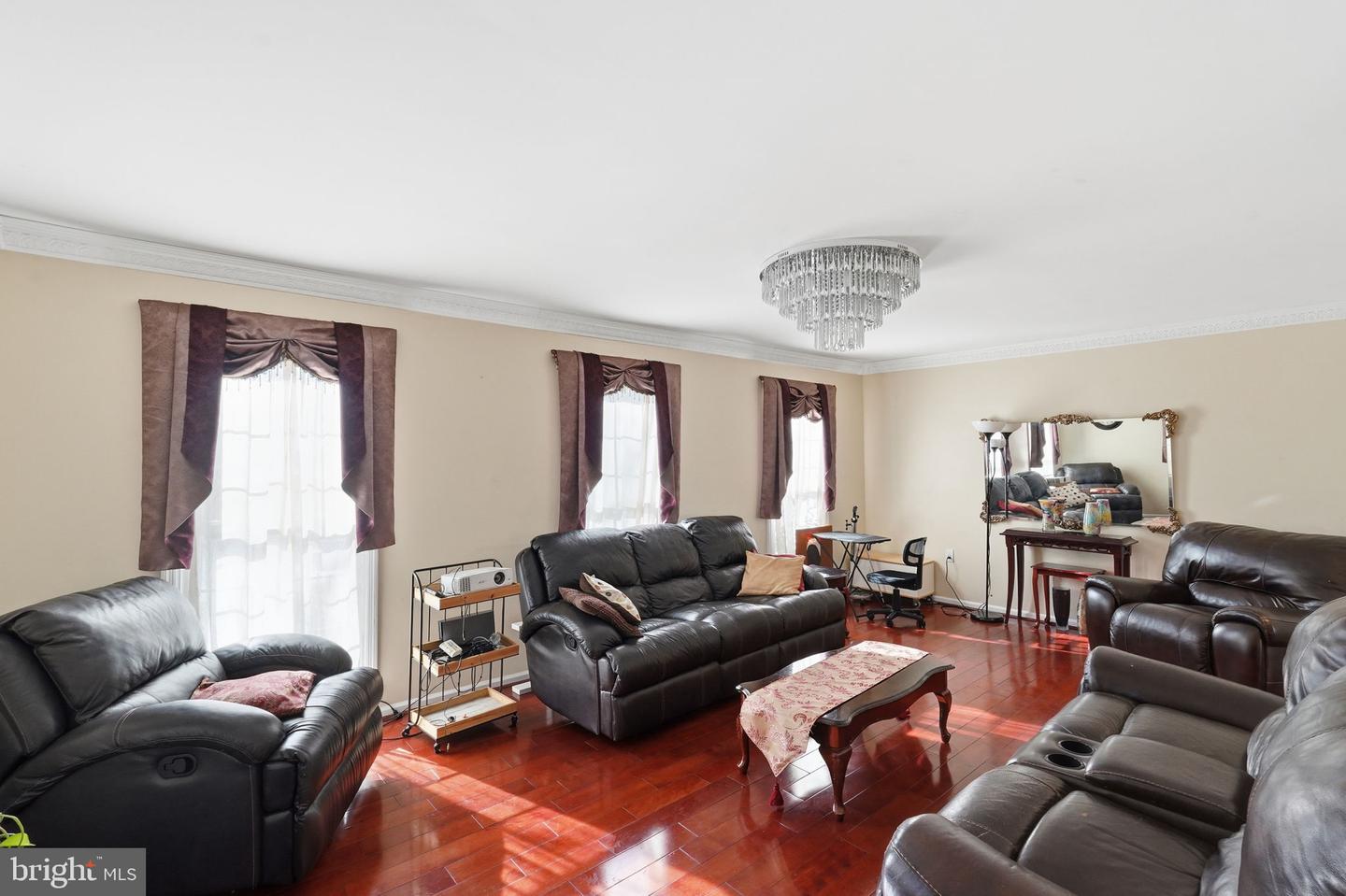 5810 APSLEY HOUSE CT, ALEXANDRIA, Virginia 22310, 3 Bedrooms Bedrooms, ,3 BathroomsBathrooms,Residential,For sale,5810 APSLEY HOUSE CT,VAFX2286556 MLS # VAFX2286556