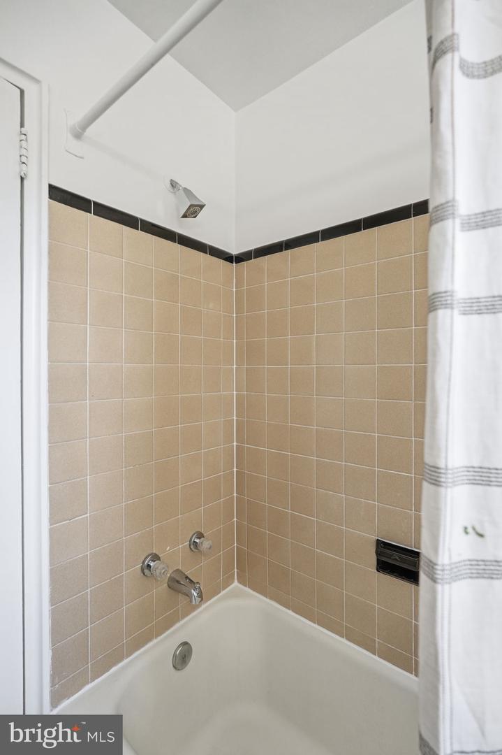 2900 13TH RD S #201, ARLINGTON, Virginia 22204, 1 Bedroom Bedrooms, ,1 BathroomBathrooms,Residential,For sale,2900 13TH RD S #201,VAAR2067928 MLS # VAAR2067928 2900 13TH RD S #201, ARLINGTON, Virginia 22204, 1 Bedroom Bedrooms, ,1 BathroomBathrooms,Residential,For sale,2900 13TH RD S #201,VAAR2067928 MLS # VAAR2067928