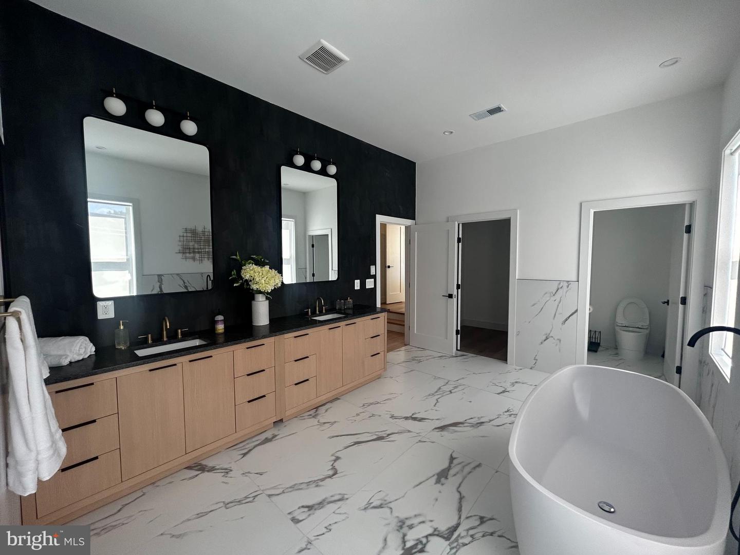 9338 LEE ST, BURKE, Virginia 22015, 4 Bedrooms Bedrooms, ,3 BathroomsBathrooms,Residential,For sale,9338 LEE ST,VAFX2286650 MLS # VAFX2286650