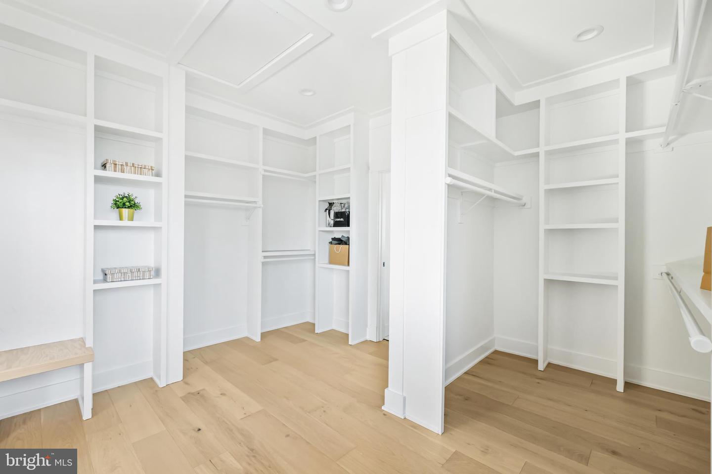 2855 OAK KNOLL DR, FALLS CHURCH, Virginia 22042, 6 Bedrooms Bedrooms, ,6 BathroomsBathrooms,Residential,For sale,2855 OAK KNOLL DR,VAFX2286658 MLS # VAFX2286658 2855 OAK KNOLL DR, FALLS CHURCH, Virginia 22042, 6 Bedrooms Bedrooms, ,6 BathroomsBathrooms,Residential,For sale,2855 OAK KNOLL DR,VAFX2286658 MLS # VAFX2286658