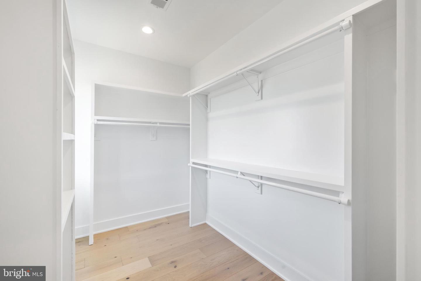 2855 OAK KNOLL DR, FALLS CHURCH, Virginia 22042, 6 Bedrooms Bedrooms, ,6 BathroomsBathrooms,Residential,For sale,2855 OAK KNOLL DR,VAFX2286658 MLS # VAFX2286658 2855 OAK KNOLL DR, FALLS CHURCH, Virginia 22042, 6 Bedrooms Bedrooms, ,6 BathroomsBathrooms,Residential,For sale,2855 OAK KNOLL DR,VAFX2286658 MLS # VAFX2286658