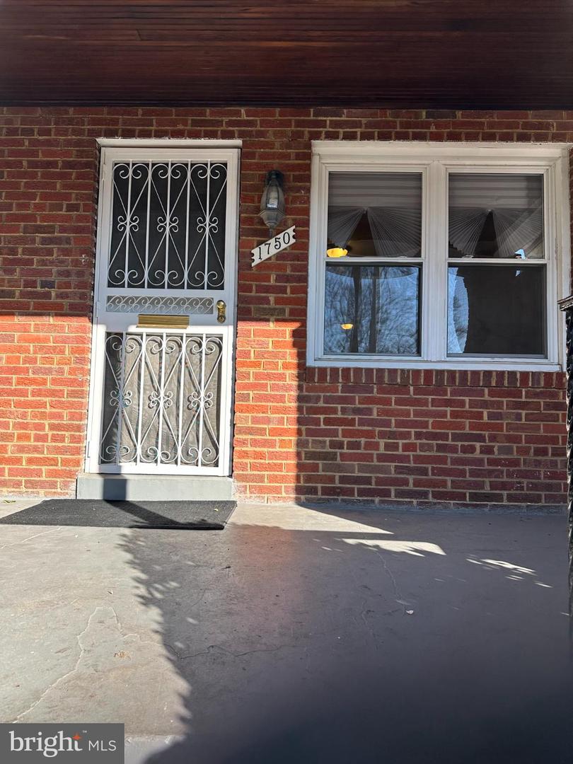 1750 E ST NE, WASHINGTON, District Of Columbia 20002, 3 Bedrooms Bedrooms, 9 Rooms Rooms,1 BathroomBathrooms,Residential,For sale,1750 E ST NE,DCDC2242348 MLS # DCDC2242348