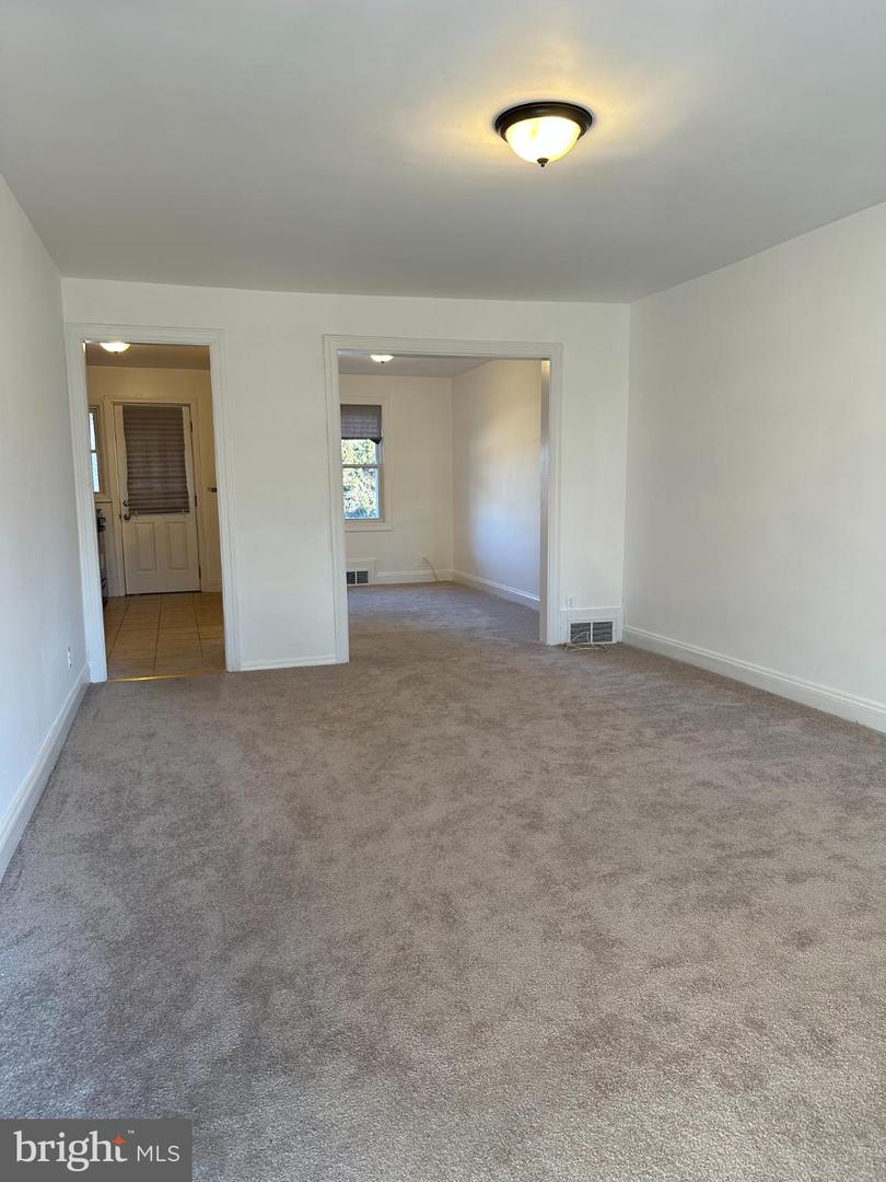 1750 E ST NE, WASHINGTON, District Of Columbia 20002, 3 Bedrooms Bedrooms, 9 Rooms Rooms,1 BathroomBathrooms,Residential,For sale,1750 E ST NE,DCDC2242348 MLS # DCDC2242348