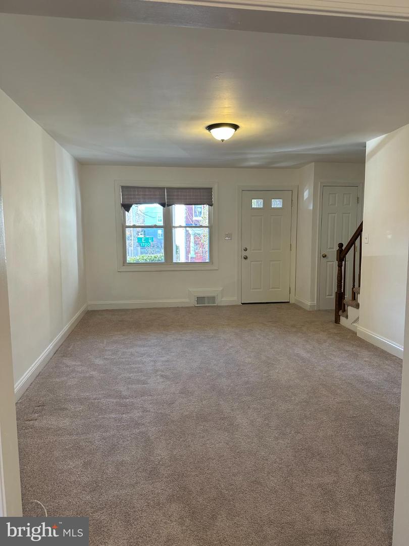 1750 E ST NE, WASHINGTON, District Of Columbia 20002, 3 Bedrooms Bedrooms, 9 Rooms Rooms,1 BathroomBathrooms,Residential,For sale,1750 E ST NE,DCDC2242348 MLS # DCDC2242348