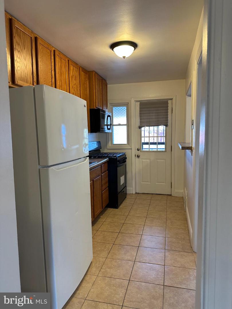 1750 E ST NE, WASHINGTON, District Of Columbia 20002, 3 Bedrooms Bedrooms, 9 Rooms Rooms,1 BathroomBathrooms,Residential,For sale,1750 E ST NE,DCDC2242348 MLS # DCDC2242348