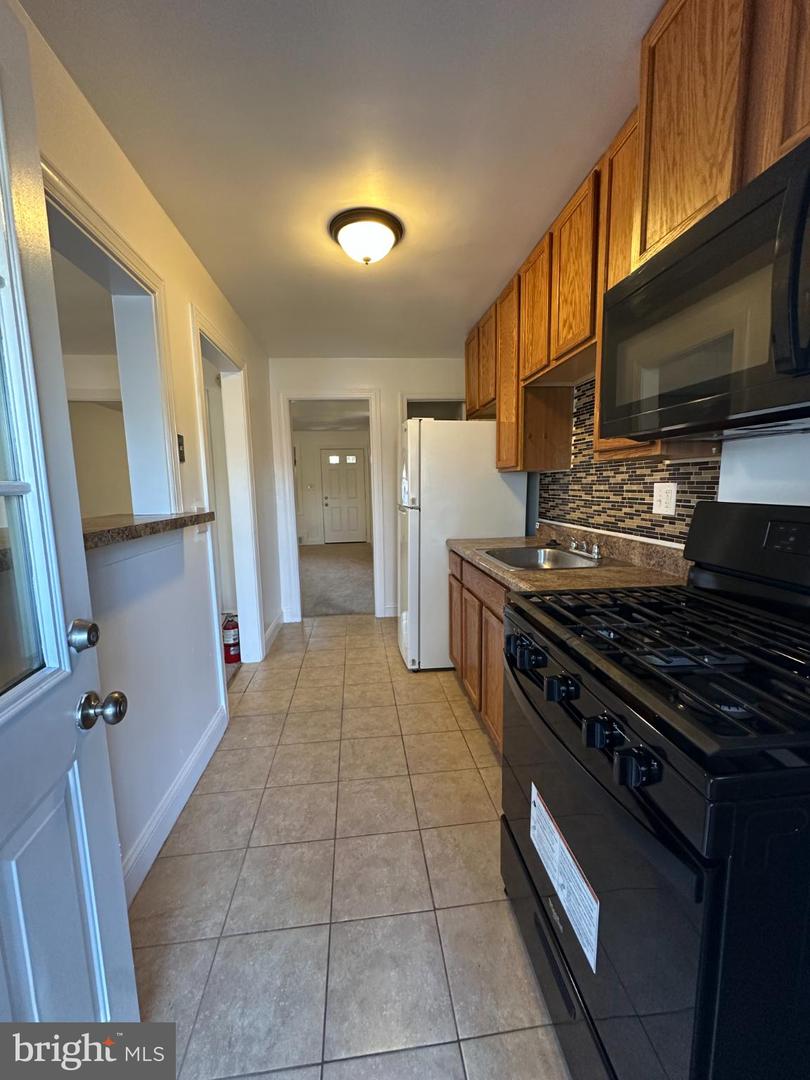 1750 E ST NE, WASHINGTON, District Of Columbia 20002, 3 Bedrooms Bedrooms, 9 Rooms Rooms,1 BathroomBathrooms,Residential,For sale,1750 E ST NE,DCDC2242348 MLS # DCDC2242348