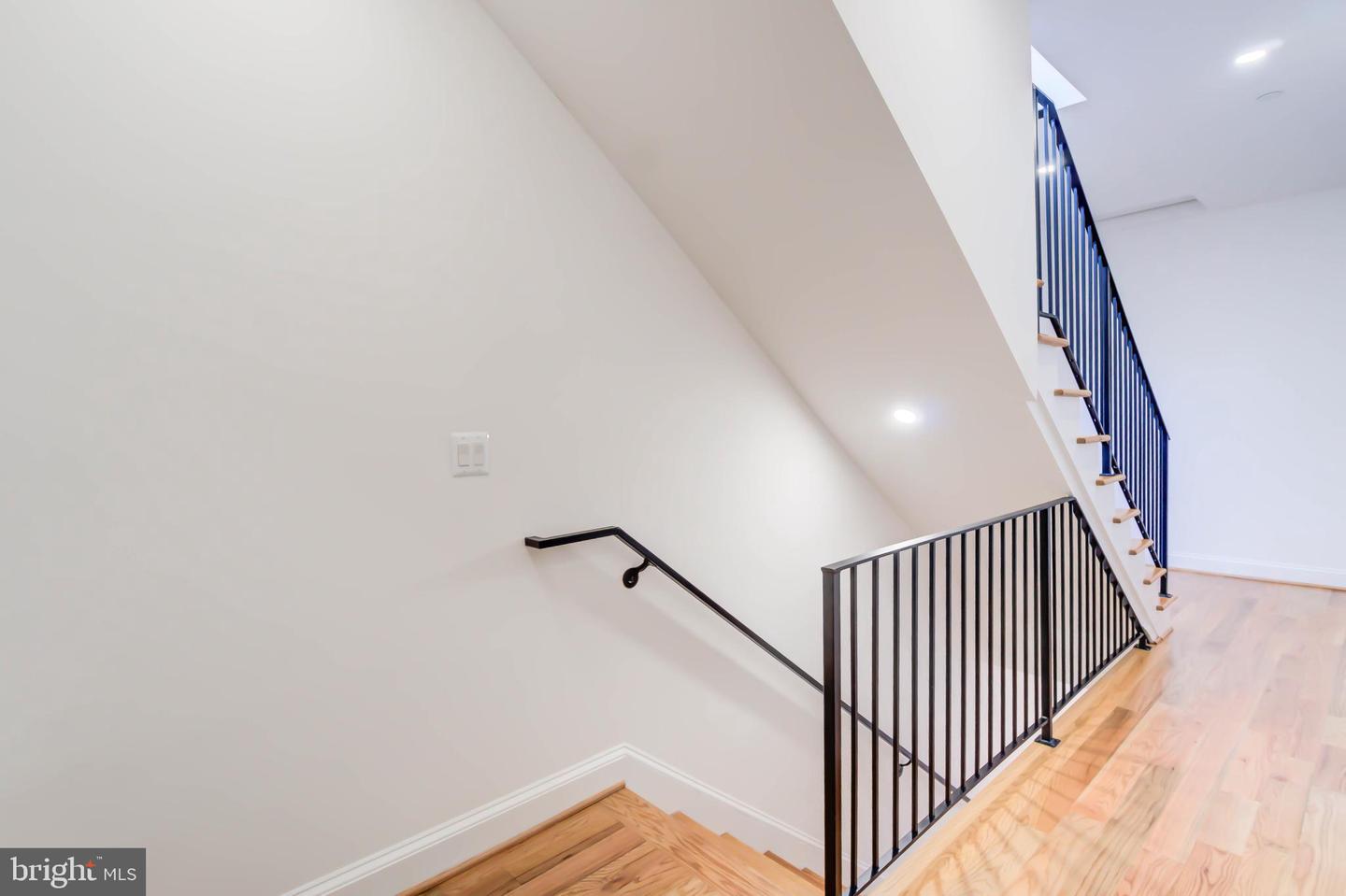 2910 18TH ST NW, WASHINGTON, District Of Columbia 20009, 4 Bedrooms Bedrooms, ,3 BathroomsBathrooms,Residential,For sale,2910 18TH ST NW,DCDC2242368 MLS # DCDC2242368