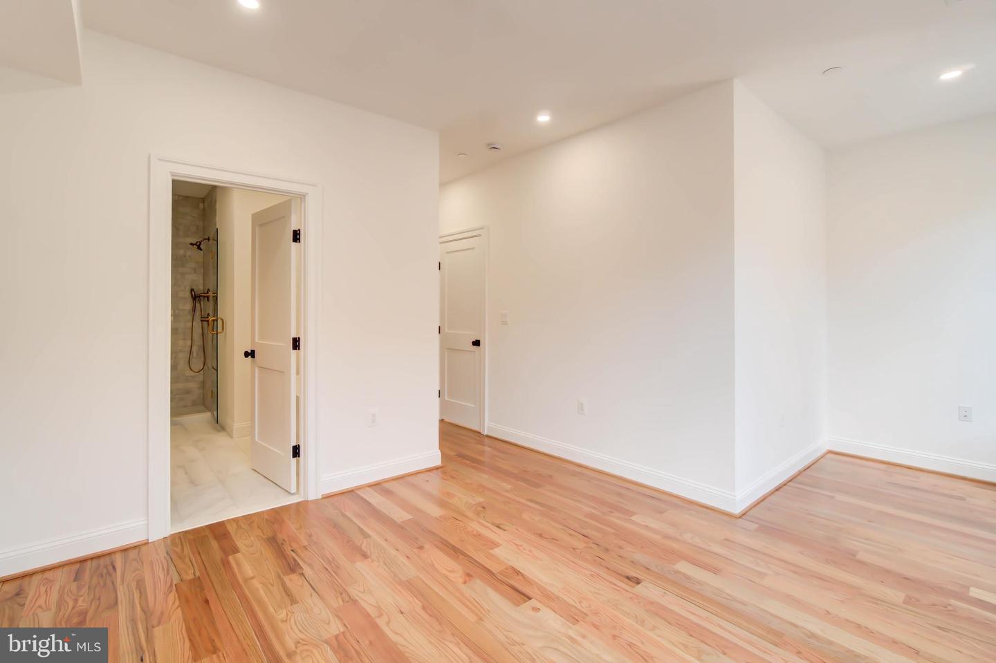 2910 18TH ST NW, WASHINGTON, District Of Columbia 20009, 4 Bedrooms Bedrooms, ,3 BathroomsBathrooms,Residential,For sale,2910 18TH ST NW,DCDC2242368 MLS # DCDC2242368