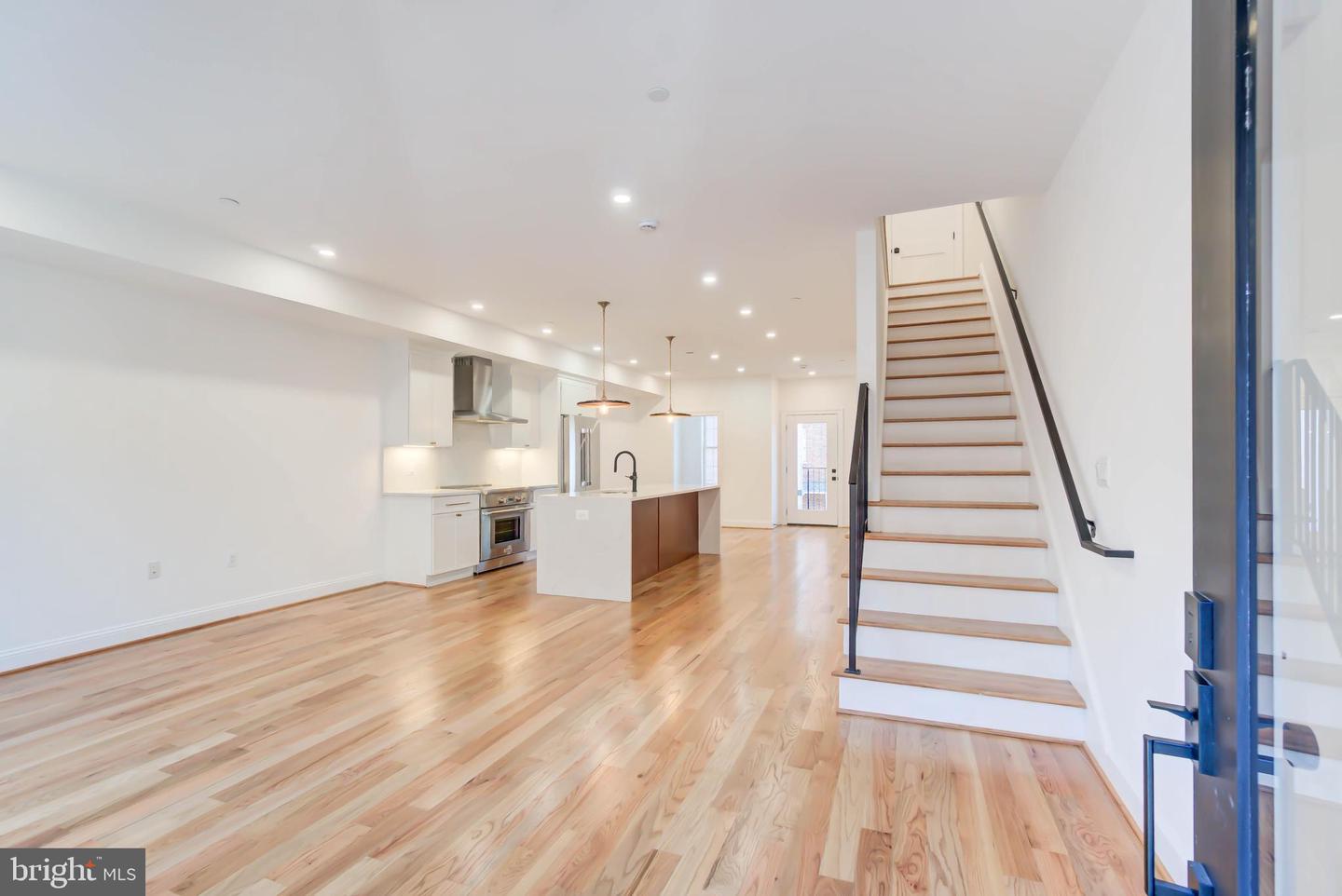 2910 18TH ST NW, WASHINGTON, District Of Columbia 20009, 4 Bedrooms Bedrooms, ,3 BathroomsBathrooms,Residential,For sale,2910 18TH ST NW,DCDC2242368 MLS # DCDC2242368