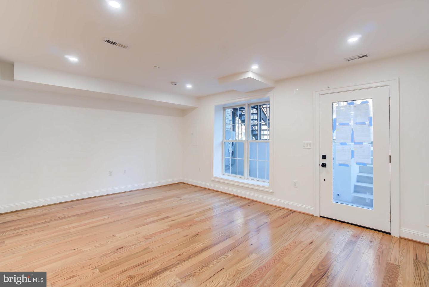 2910 18TH ST NW, WASHINGTON, District Of Columbia 20009, 4 Bedrooms Bedrooms, ,3 BathroomsBathrooms,Residential,For sale,2910 18TH ST NW,DCDC2242368 MLS # DCDC2242368