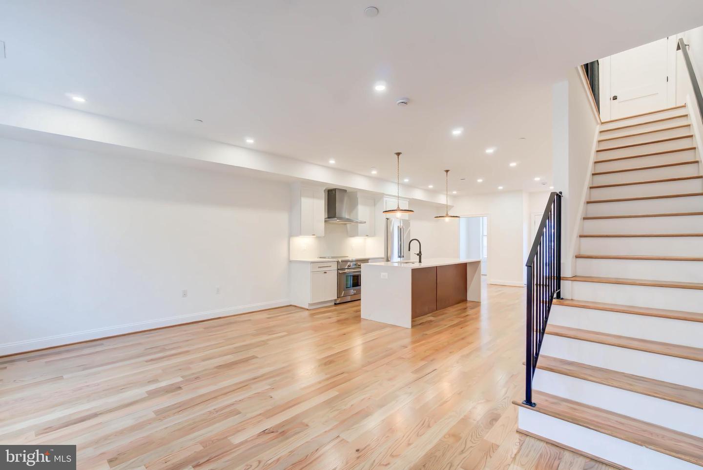 2910 18TH ST NW, WASHINGTON, District Of Columbia 20009, 4 Bedrooms Bedrooms, ,3 BathroomsBathrooms,Residential,For sale,2910 18TH ST NW,DCDC2242368 MLS # DCDC2242368