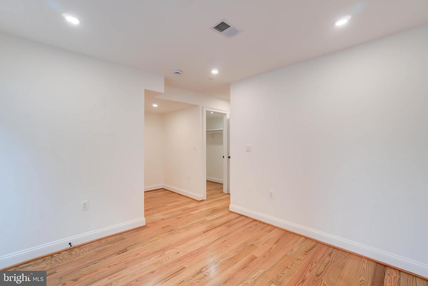 2910 18TH ST NW, WASHINGTON, District Of Columbia 20009, 4 Bedrooms Bedrooms, ,3 BathroomsBathrooms,Residential,For sale,2910 18TH ST NW,DCDC2242368 MLS # DCDC2242368