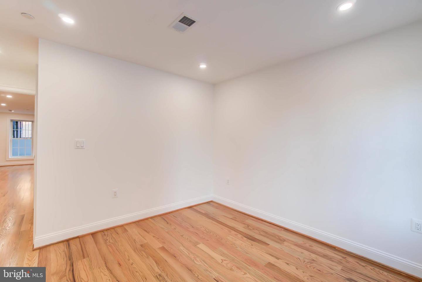 2910 18TH ST NW, WASHINGTON, District Of Columbia 20009, 4 Bedrooms Bedrooms, ,3 BathroomsBathrooms,Residential,For sale,2910 18TH ST NW,DCDC2242368 MLS # DCDC2242368