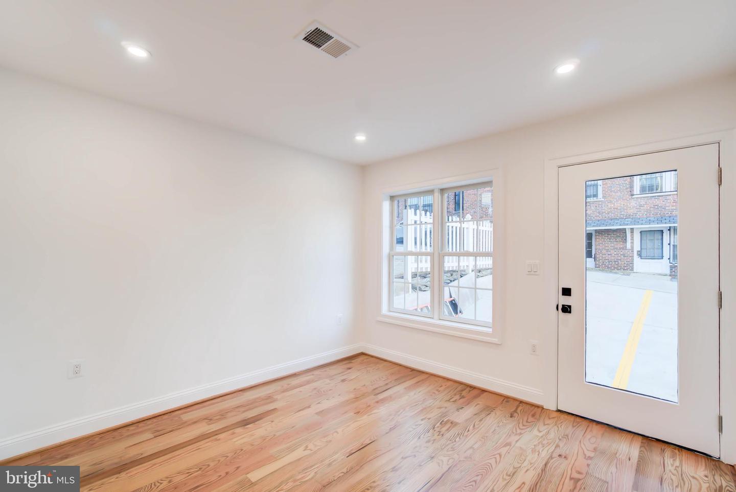 2910 18TH ST NW, WASHINGTON, District Of Columbia 20009, 4 Bedrooms Bedrooms, ,3 BathroomsBathrooms,Residential,For sale,2910 18TH ST NW,DCDC2242368 MLS # DCDC2242368