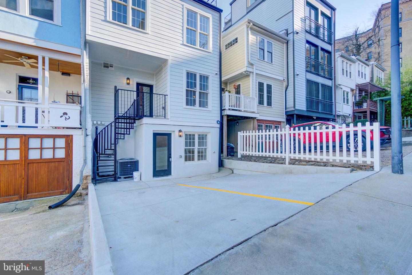 2910 18TH ST NW, WASHINGTON, District Of Columbia 20009, 4 Bedrooms Bedrooms, ,3 BathroomsBathrooms,Residential,For sale,2910 18TH ST NW,DCDC2242368 MLS # DCDC2242368