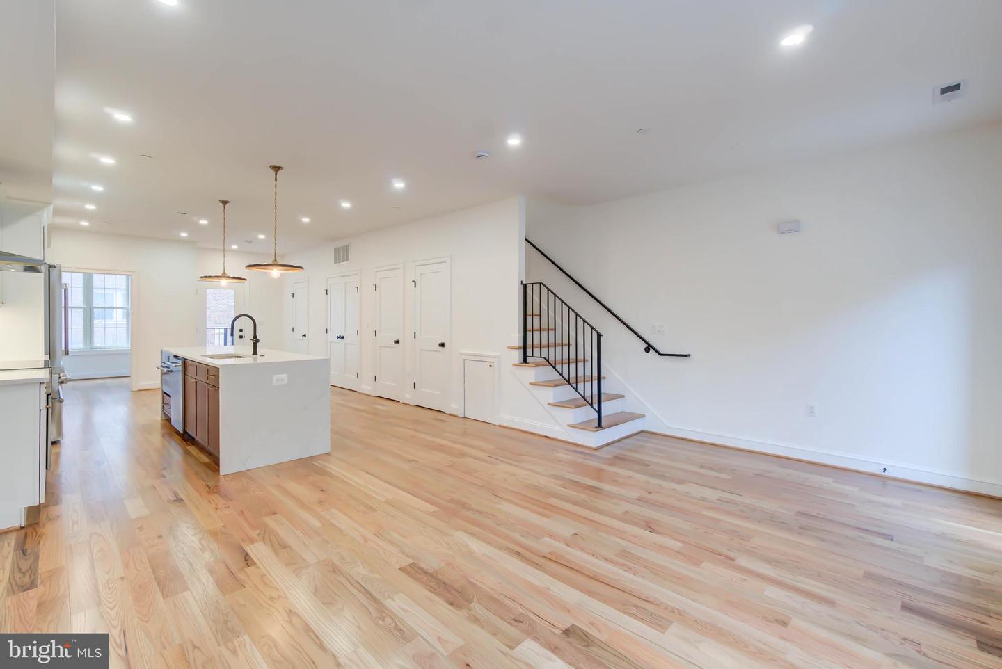 2910 18TH ST NW, WASHINGTON, District Of Columbia 20009, 4 Bedrooms Bedrooms, ,3 BathroomsBathrooms,Residential,For sale,2910 18TH ST NW,DCDC2242368 MLS # DCDC2242368