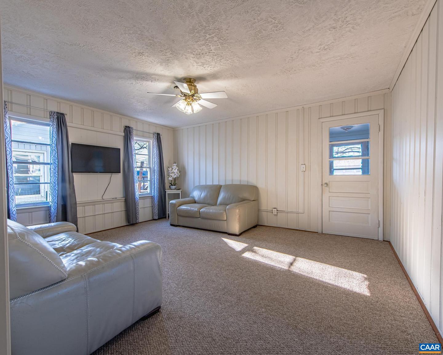 628 N AUGUSTA AVE, WAYNESBORO, Virginia 22980, 2 Bedrooms Bedrooms, ,1 BathroomBathrooms,Residential,For sale,628 N AUGUSTA AVE,672667 MLS # 672667